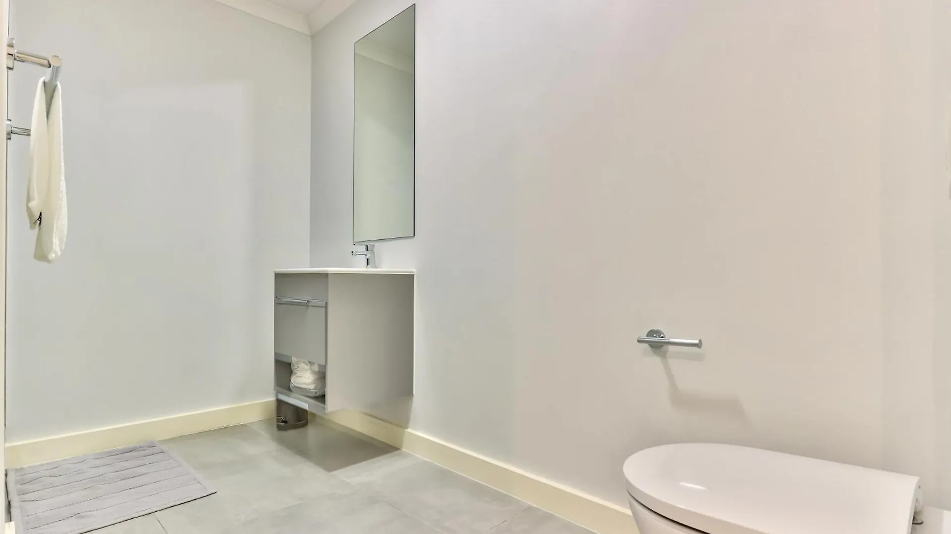 Newlands Peak Luxury Apartment Unit 636 Cape Town