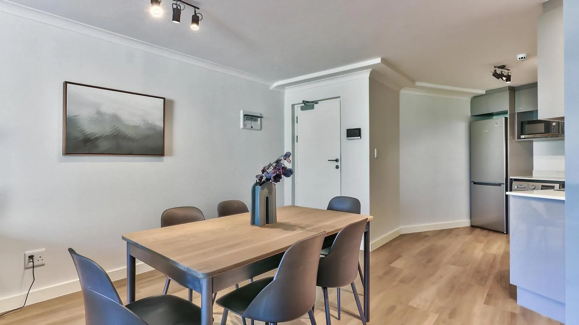 Newlands Peak Luxury Apartment Unit 636 Cape Town South Africa