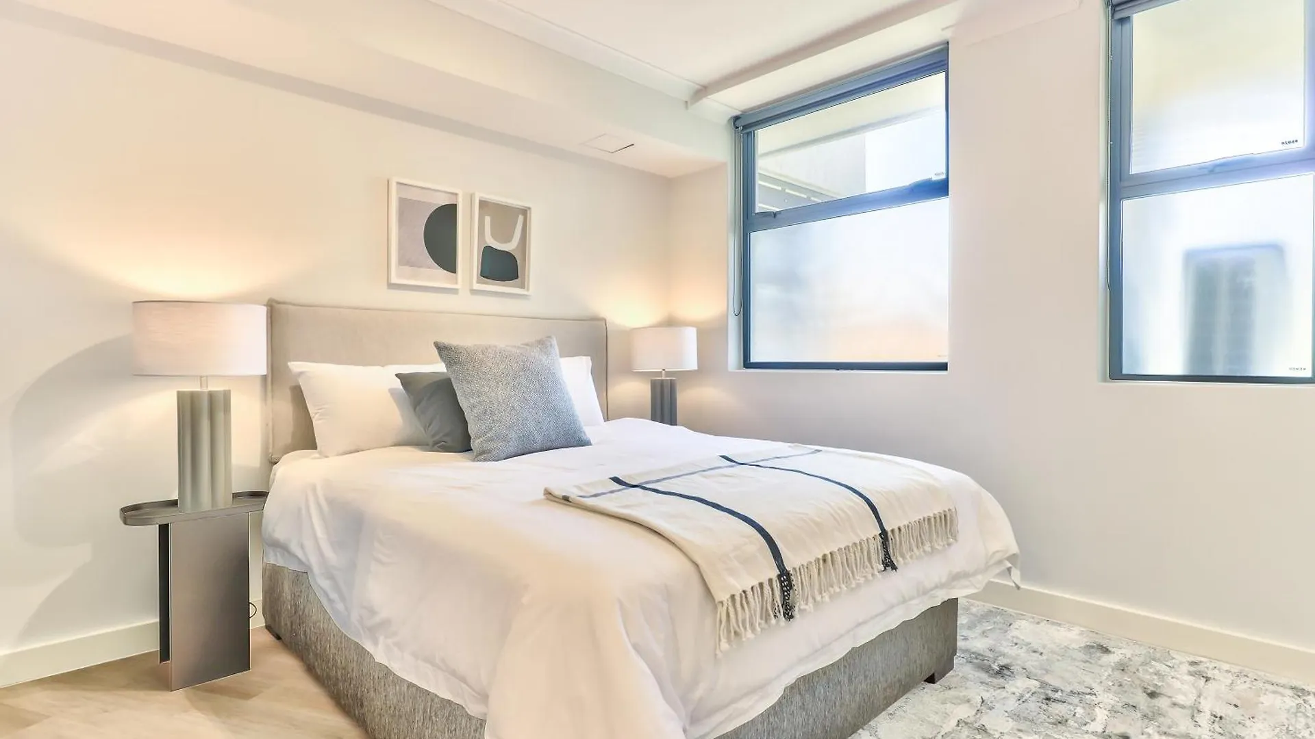 Newlands Peak Luxury Apartment Unit 636 Cape Town 0*,  South Africa